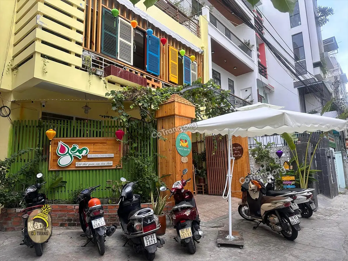 Nhà Hàng Chay Yên (Yên Vegetarian Restaurant)