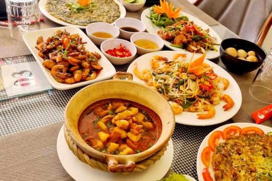 Huyền Hương Cơm Bắc, Cơm Niêu Restaurant