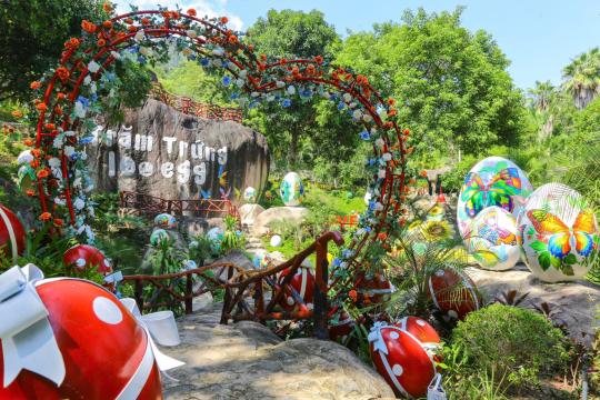 Khu du lịch Trăm Trứng