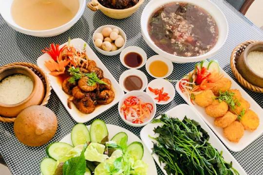 Huyền Hương Cơm Bắc, Cơm Niêu Restaurant