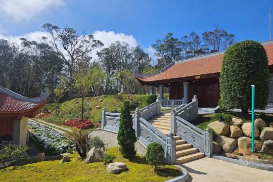 Chùa Trúc Lâm Hòn Bà