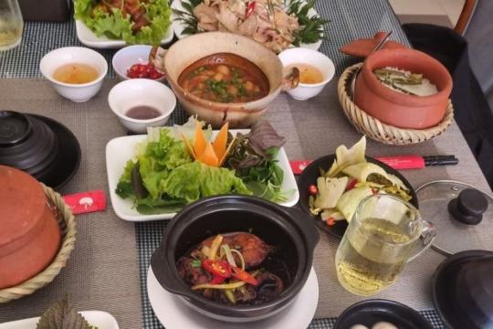 Huyền Hương Cơm Bắc, Cơm Niêu Restaurant