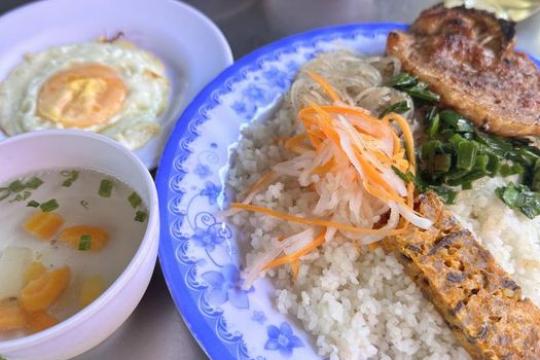 Quán Cơm Thu Vân – Địa Chỉ Cơm Ngon Bình Dân Được Yêu Thích Tại Vạn Ninh, Khánh Hòa