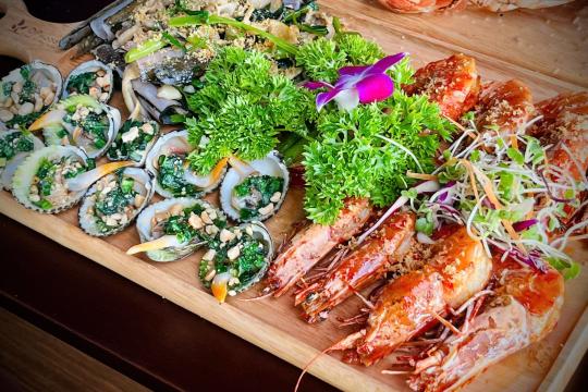 Hải Sản Vịnh Cam Ranh (K9 Seafood Restaurants)