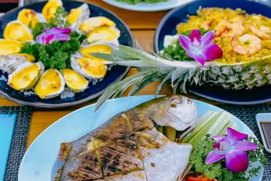 Nhà hàng hải sản Làng Tôm