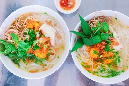 Quán Bánh Canh Cây Trúc Vạn Lương Vạn Ninh