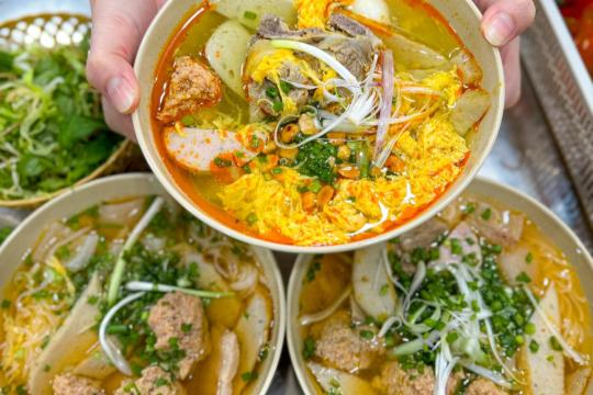 Mì Quảng, bún riêu Cô Đào