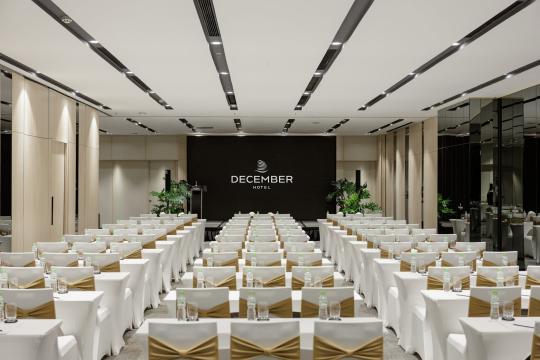 December 芽庄酒店
