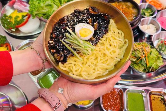 Ресторан Tong Tong BBQ & Drink Korean Нячанг