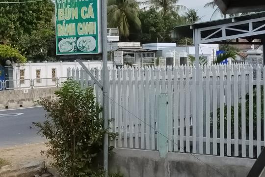 Quán Bánh Canh Cây Trúc Vạn Lương Vạn Ninh