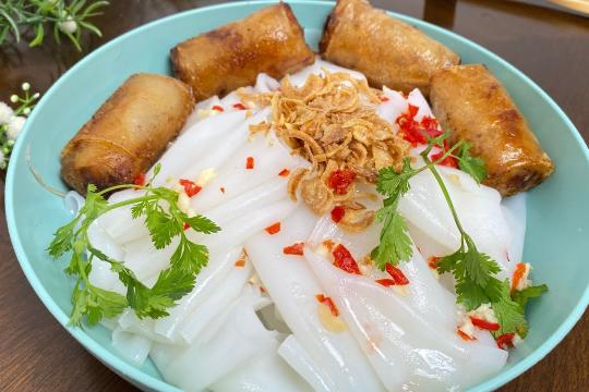 Quán Bánh Ướt Nóng Cô Mỹ