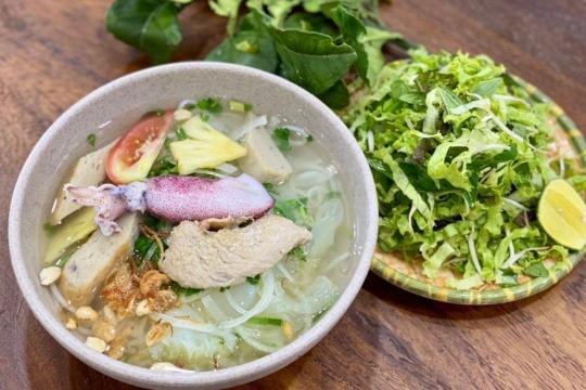 Quán Bánh Canh Cây Trúc Vạn Lương Vạn Ninh
