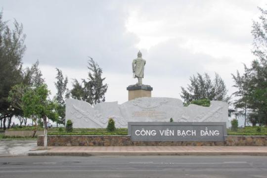 Bach Dang Park