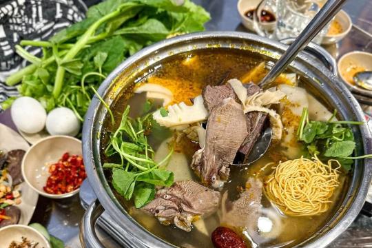 Lẩu đuôi bò Củ Chi Nha Trang