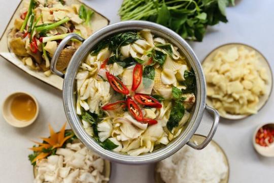 芽庄109辣椒鸡火锅店