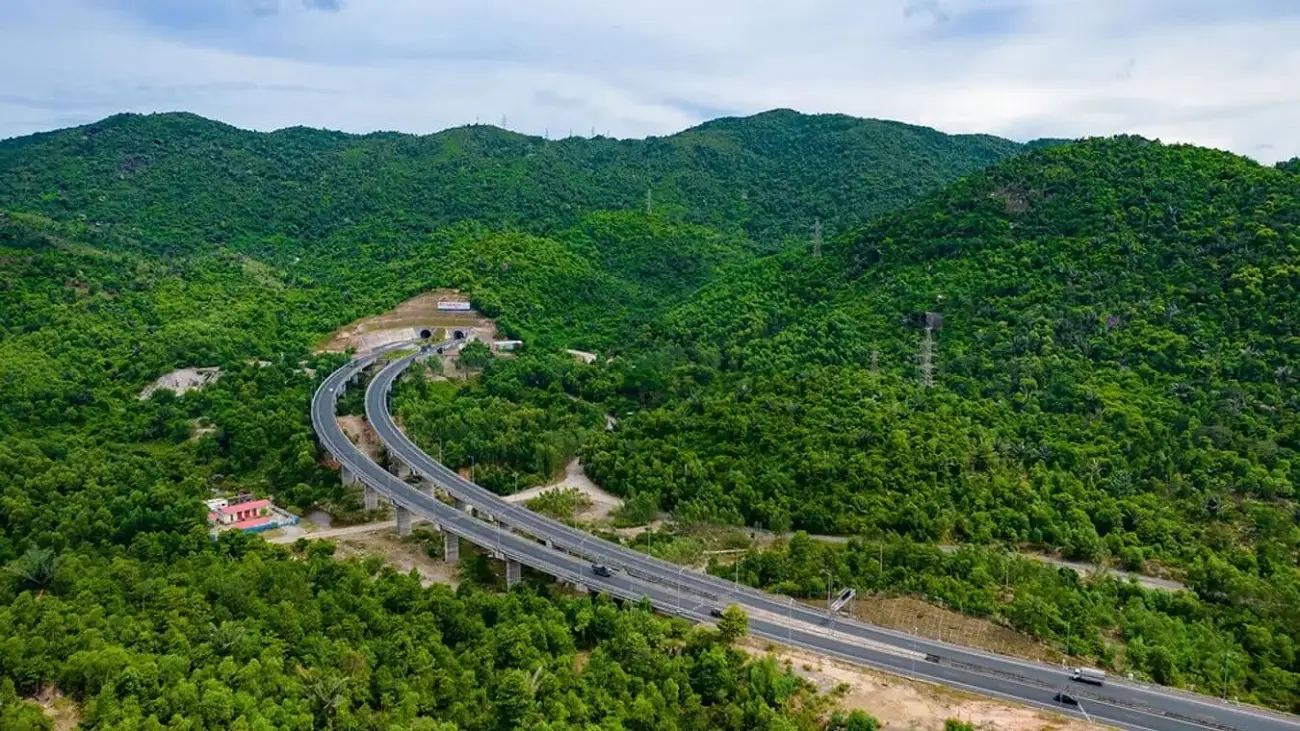 Top 5 cung đường ven biển Ninh Thuận đẹp “nín thở” – Dân phượt đi một lần là nghiện