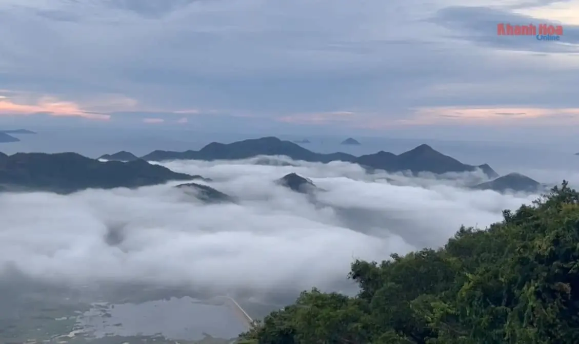 Khám Phá Hòn Én (Nha Trang): Tọa Độ Săn Mây Và Ngắm Toàn Cảnh Vịnh Biển Từ Độ Cao 500m