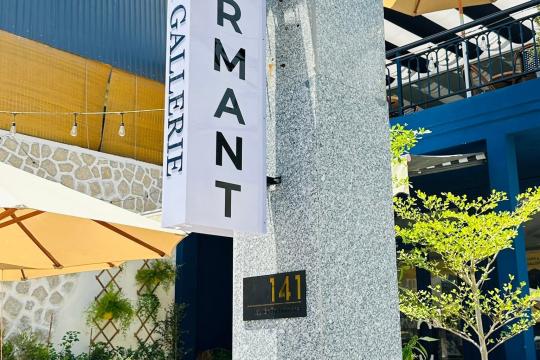Charmant Café & Gallerie