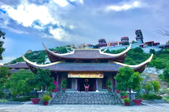 Trùng Sơn Cổ Tự