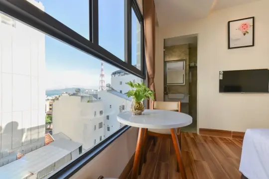 Yen Vang Hotel & Apartment