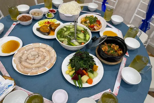 Nhà Hàng Hoa Thiên Lý