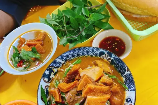 꼬 하이 응옥 소 내장 파라우