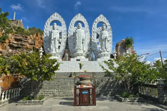 Trùng Sơn Cổ Tự