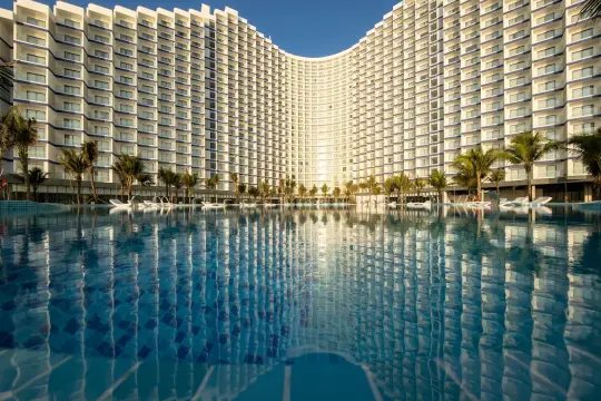 The Empyrean Cam Ranh Beach Resort