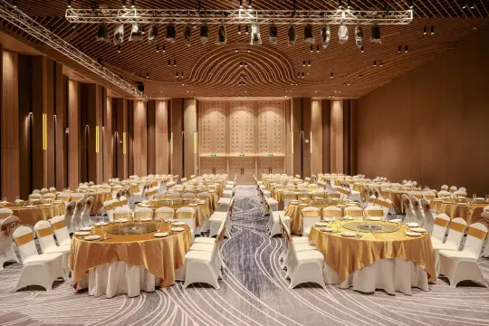 The Empyrean Cam Ranh Beach Resort