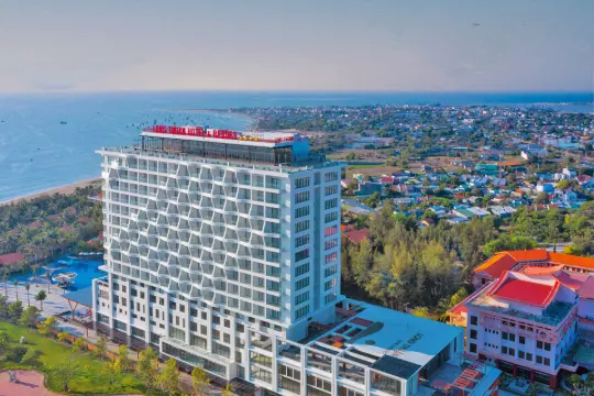 Long Thuan Hotel & Resort