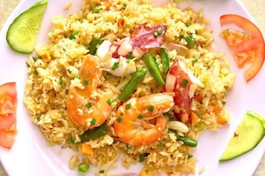 Ресторан домашней кухни M&K в Нячанге