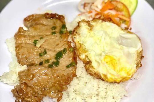 Ресторан домашней кухни M&K в Нячанге