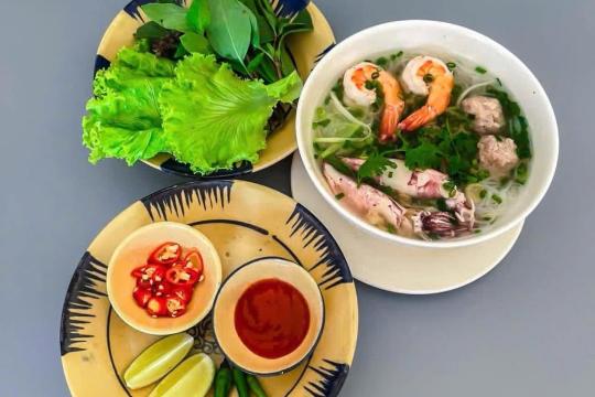 Lương Sơn Cảng Restaurant