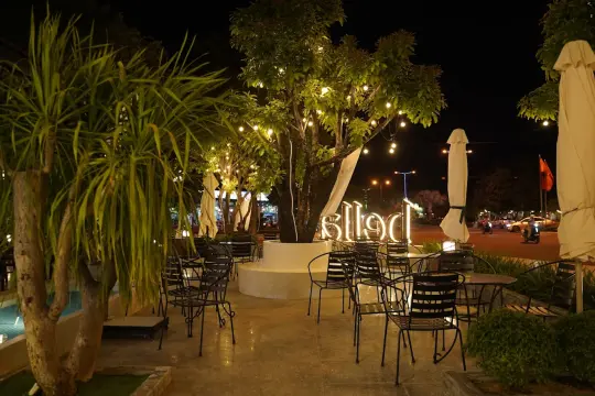 BELLA CAFÉ