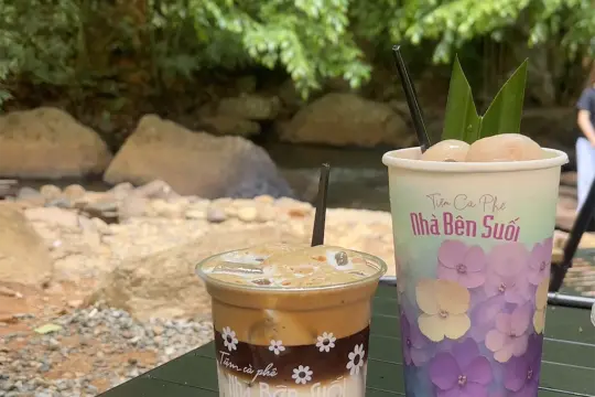 Tiệm cà phê Nhà Bên Suối
