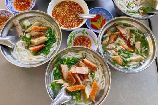 Van Gia Scallion Rice Noodle Soup & Fish Cake Vermicelli _ Co Bau