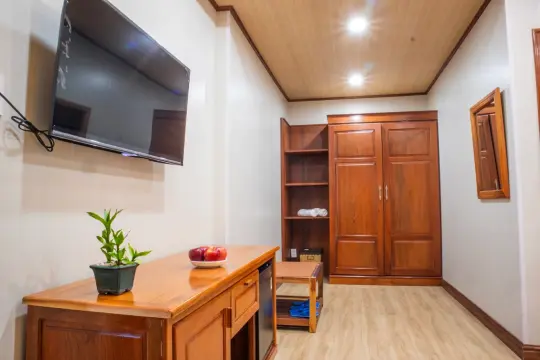 Hotel Nhật Tín