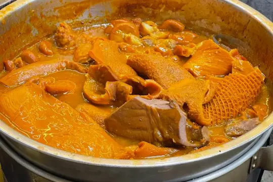 Phá lấu bò cô Hai Ngọc