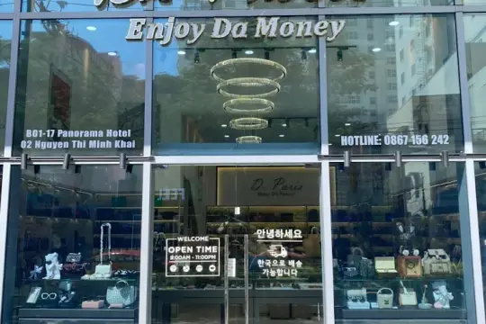 DE PARIS