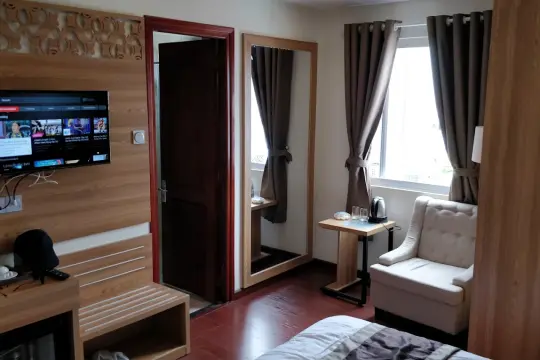 Sen Vàng Luxury Hotel
