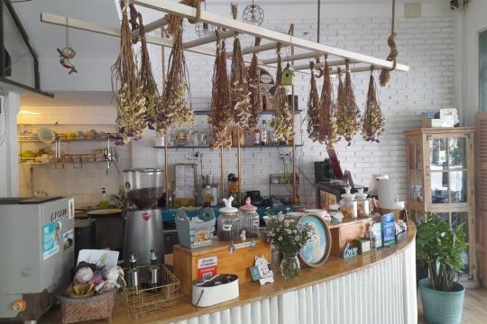 Alpaca Homestyle Café