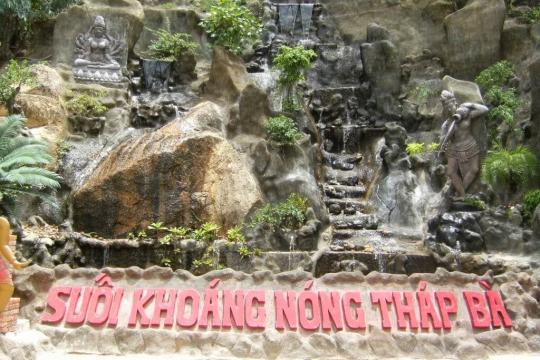 Trung tâm Bùn Khoáng Nóng Tháp Bà