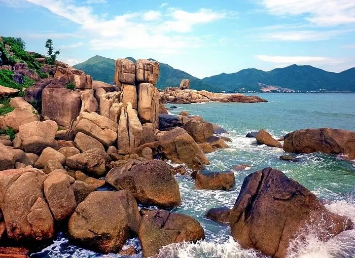 Hòn Chồng – Hòn Vợ Nha Trang