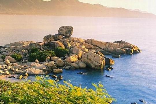 Hòn Chồng – Hòn Vợ Nha Trang