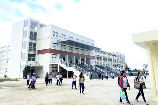 Trường THPT Chuyên Lê Quý Đôn