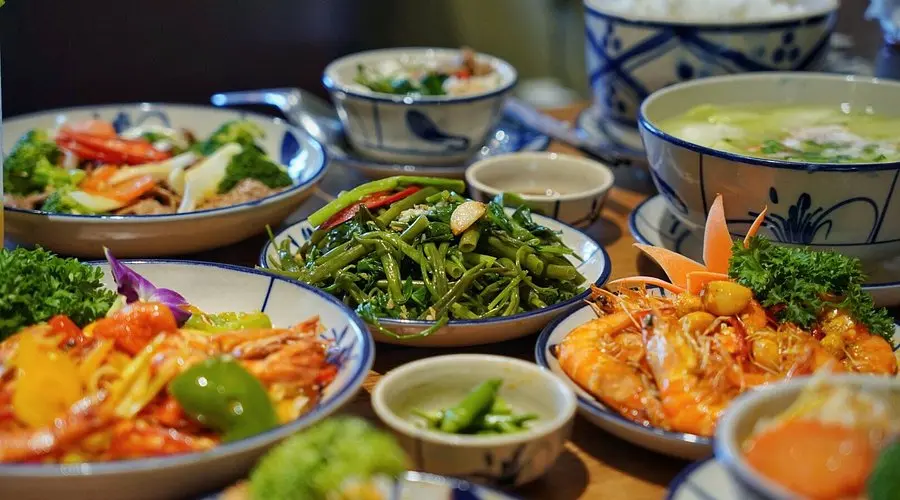 Cơm Nhà Chuồn Chuồn Kim