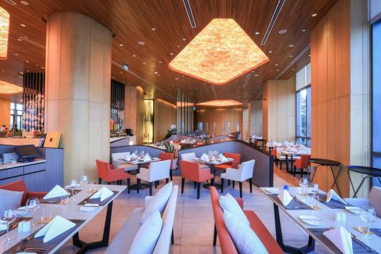 The Square - 芽庄诺富特酒店