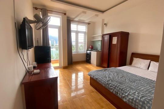 Phòng 1 Giường Lớn có ban công