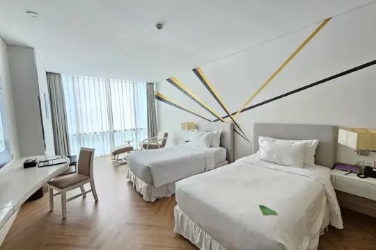 Diamond Bay Hotel
