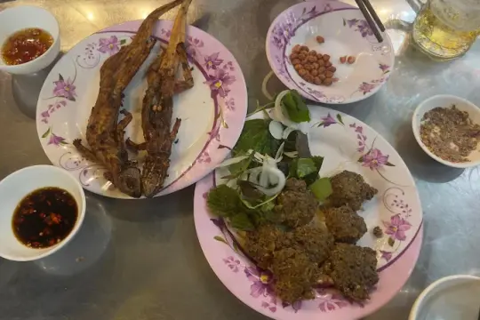 芽庄纸花咖啡馆